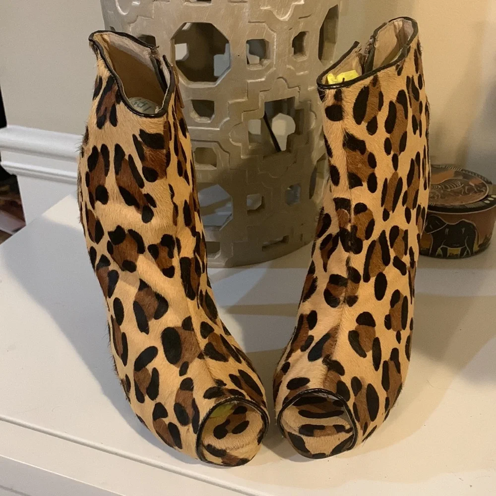 Heels - Picture 3 of 4
